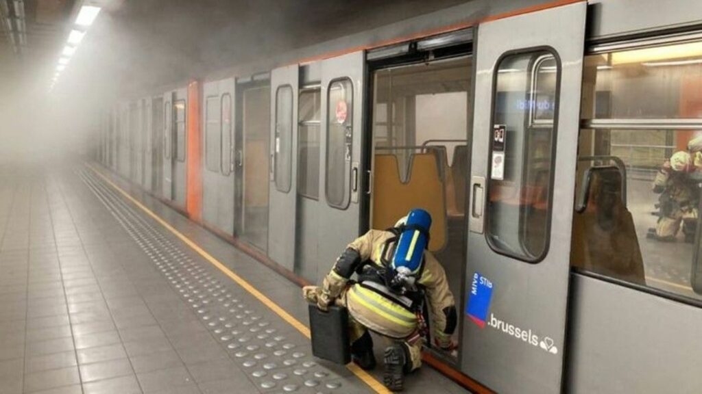 Bruxelles : la station de métro Sainte-Catherine évacuée suite à un dégagement de fumée. La circulation des lignes 1 et 5 reprend