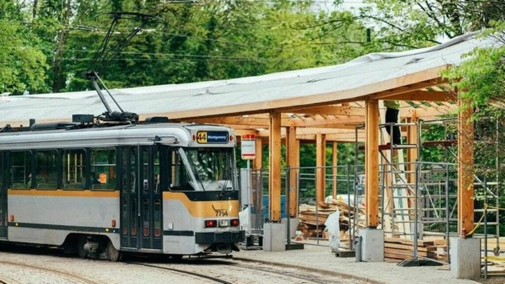 Deux lignes de tram interrompues à Bruxelles en raison de la tempête Benjamin