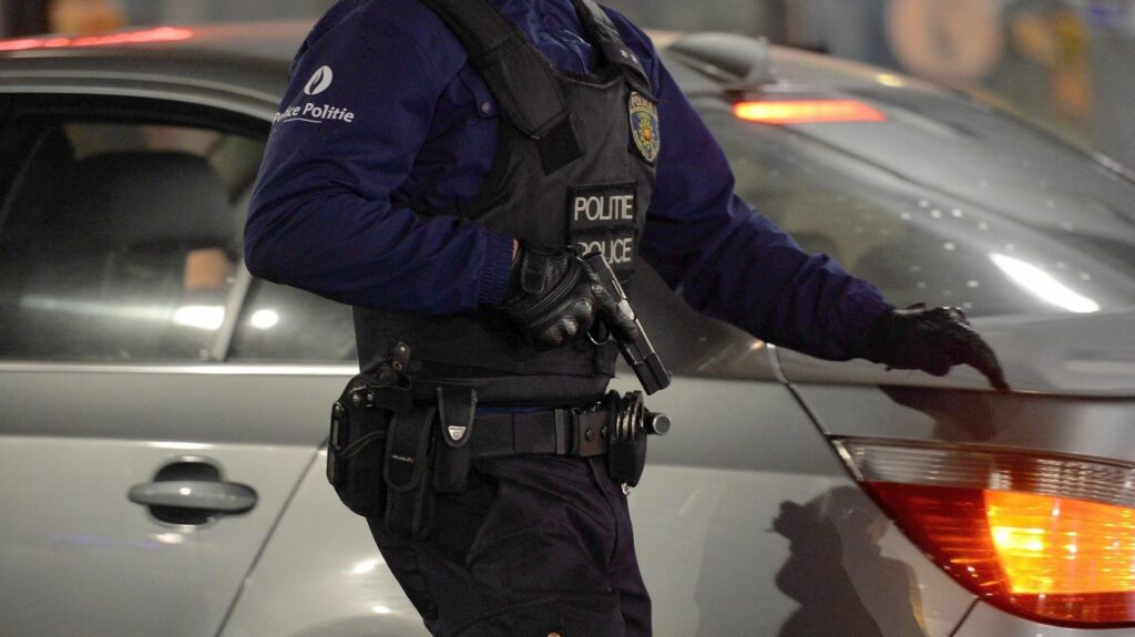 La police intercepte un homme après une course-poursuite à Bruxelles, aucun blessé