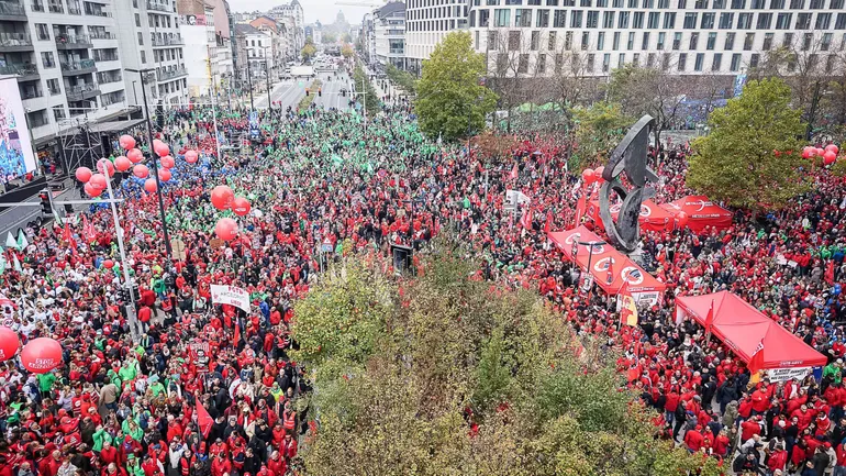 Manifestation nationale : entre 80.000 et 140.000 manifestants dans les rues de Bruxelles