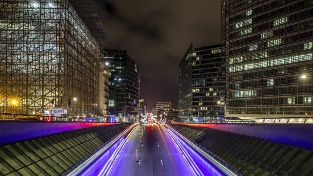 Un exercice de crise dans le tunnel Belliard à Bruxelles dans la nuit de vendredi à samedi