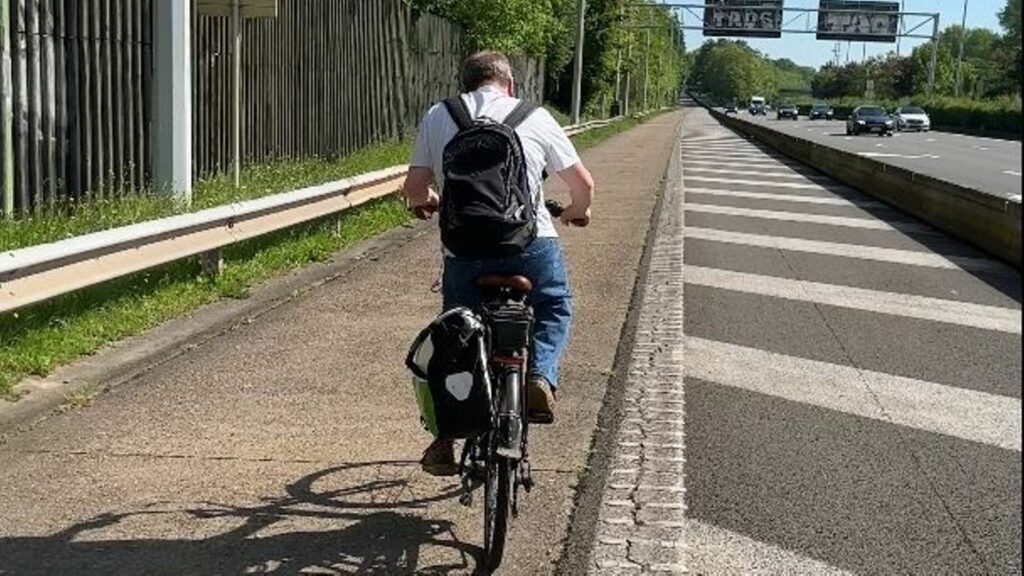 Bruxelles: la piste cyclable le long de la E40 aménagée pour la rendre "plus agréable et plus sûre"