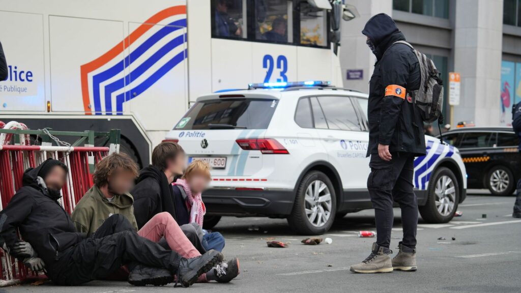 Incidents en marge de la manifestation nationale : 5 personnes arrêtées judiciairement, le parquet de Bruxelles communique
