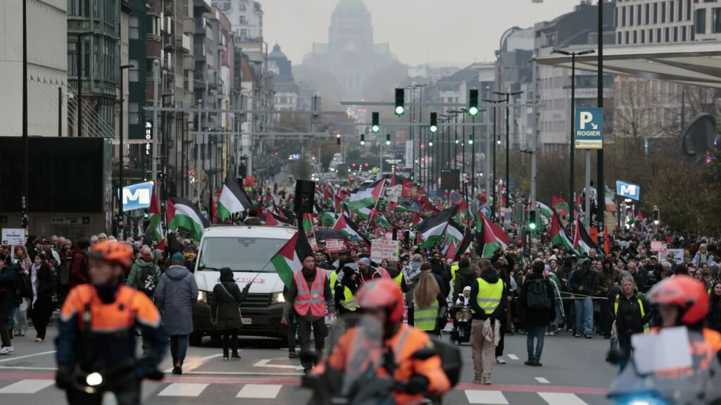 Des milliers de personnes manifestent à Bruxelles pour dénoncer "une illusion de cessez-le-feu" à Gaza