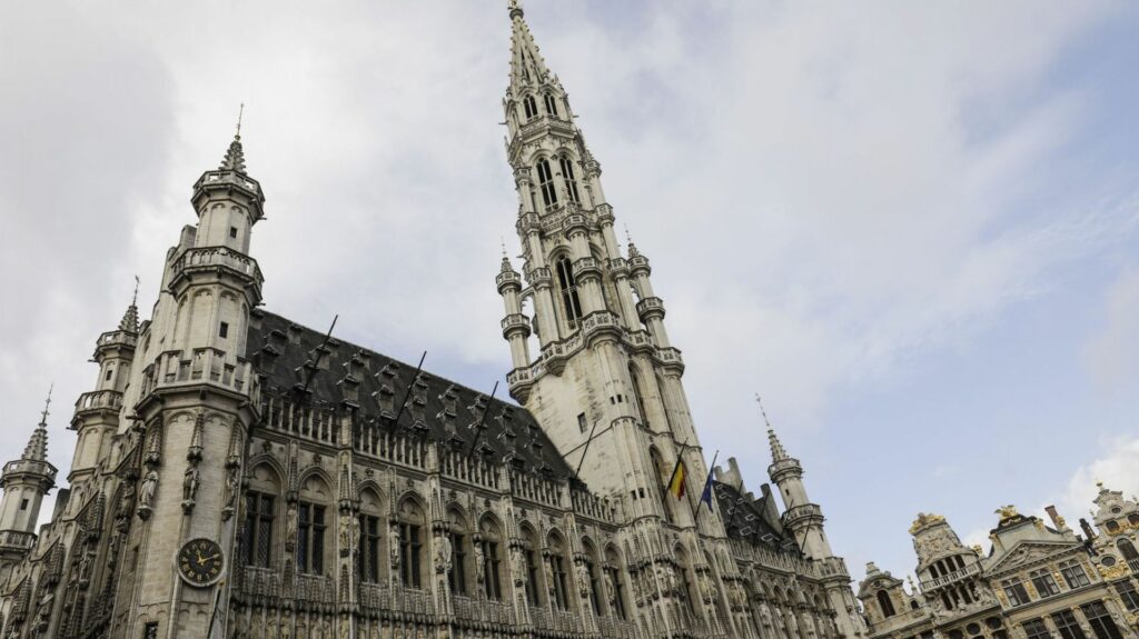 A la Ville de Bruxelles, la majorité propose un budget à l'équilibre, une baisse de l'IPP et du PRI