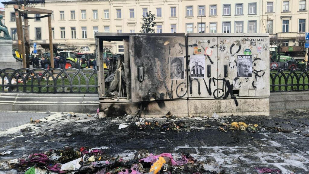Bruxelles-Propreté évacue plus de 50 tonnes de déchets après la manifestation des agriculteurs à Bruxelles