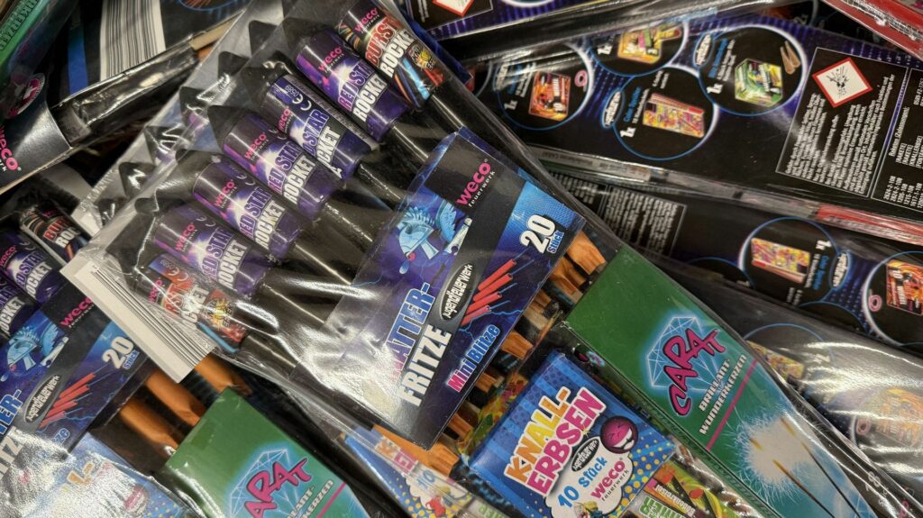 Bruxelles : trois suspects interpellés pour vente illégale de feux d'artifice