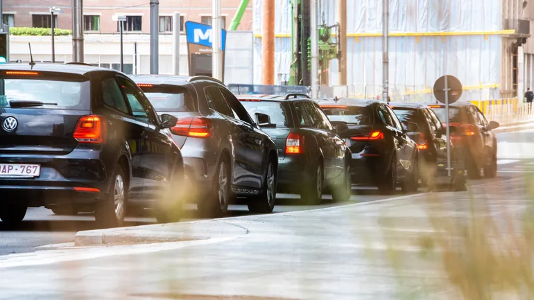 LEZ de Bruxelles : mise en application, aides financières, limites du dispositif, à quoi s’attendre au 1er janvier ?