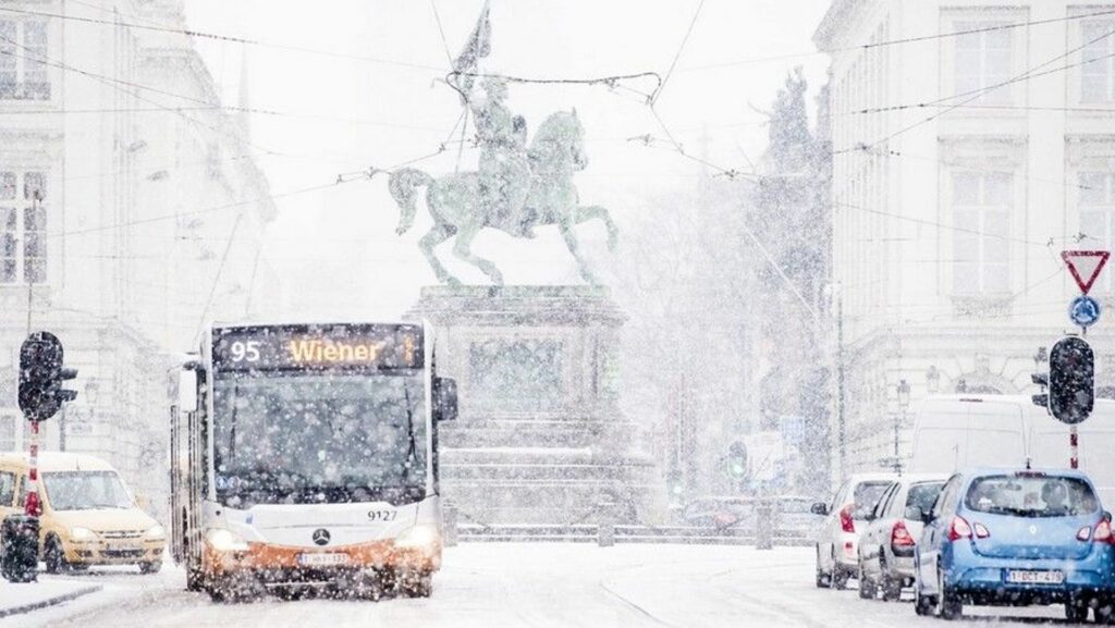 Bus et trams circulent au ralenti à Bruxelles en raison des conditions météo