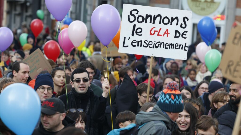 Entre 7000 et 8000 participants à la marche citoyenne pour l’avenir de l’école et de la jeunesse à Bruxelles