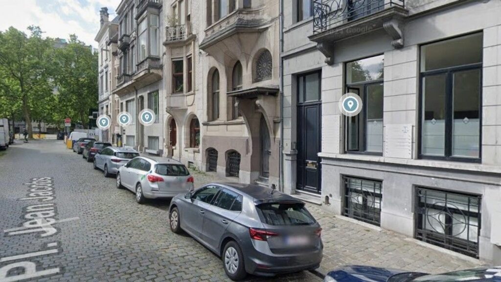 Bruxelles : l'homme retranché dans un appartement auquel il avait mis le feu est décédé