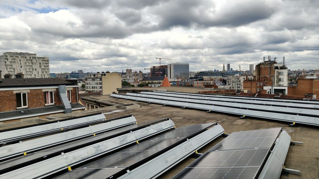 La ville de Bruxelles supprime une taxe pour l'installation de panneaux photovoltaïques