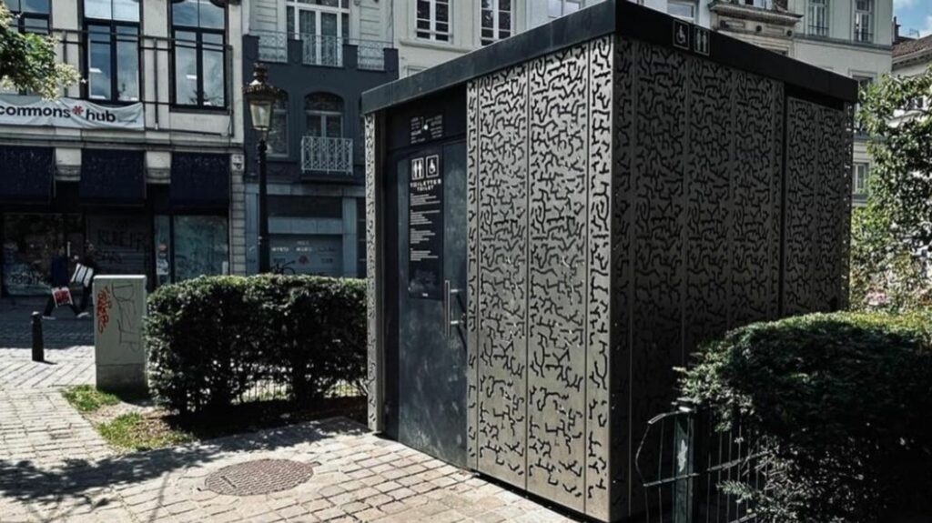 Trois nouvelles toilettes publiques "intelligentes" installées par la Ville de Bruxelles