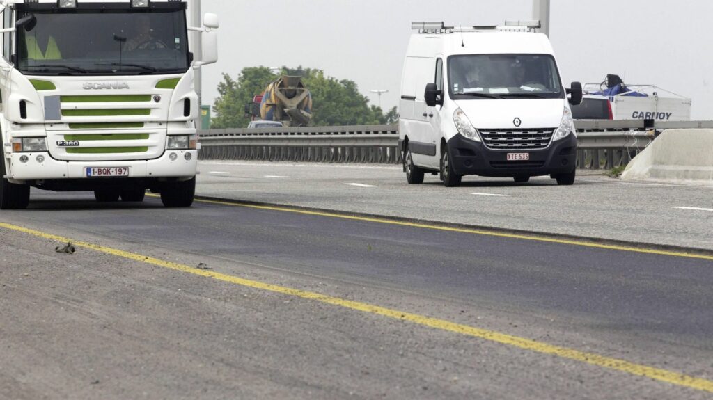 Mobilité : travaux d’asphaltage sur le ring de Bruxelles et l’E40 entre mercredi soir et samedi