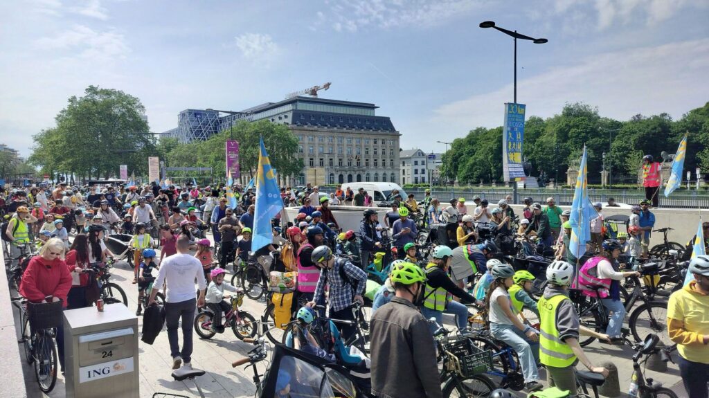 700 cyclistes dans les rues de Bruxelles pour réclamer des infrastructures adaptées aux enfants