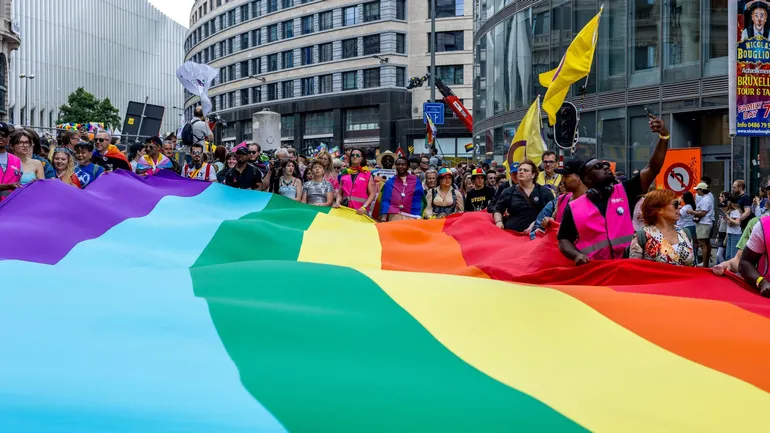 À la veille de la Pride de Bruxelles, "le rejet et les violences contre les jeunes LGBTQIA + sont une fabrique à sans-abri", rappelle l’asbl Le Refuge