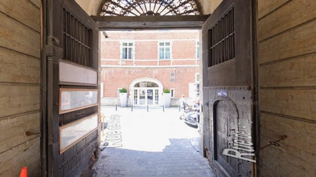 Bruxelles entame la restauration des deux portails extérieurs de l’Hôtel de Ville