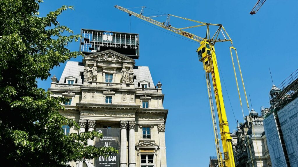 Bruxelles : l’ancien écran Coca-Cola disparaît définitivement de la place De Brouckère