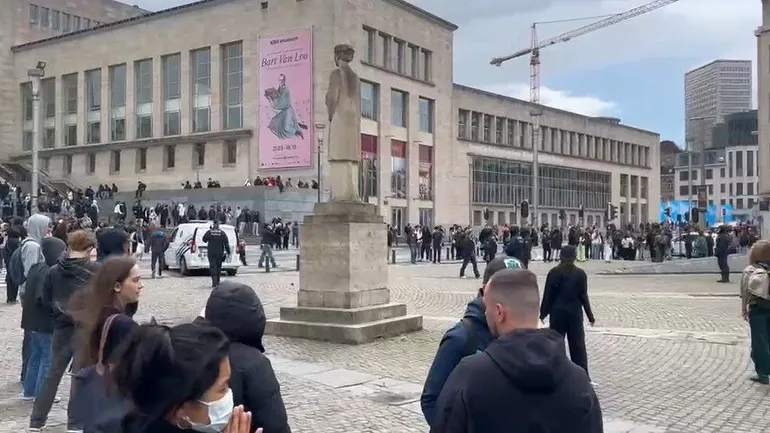Bruxelles : de nouvelles échauffourées aux abords de la gare centrale, perturbations à la Stib
