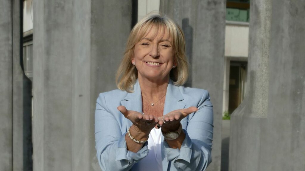 Cet été, toute la Fédération Wallonie-Bruxelles se réveillera avec VivaCité Matin ! Soyez à l'écoute, des vouchers sont à gagner !