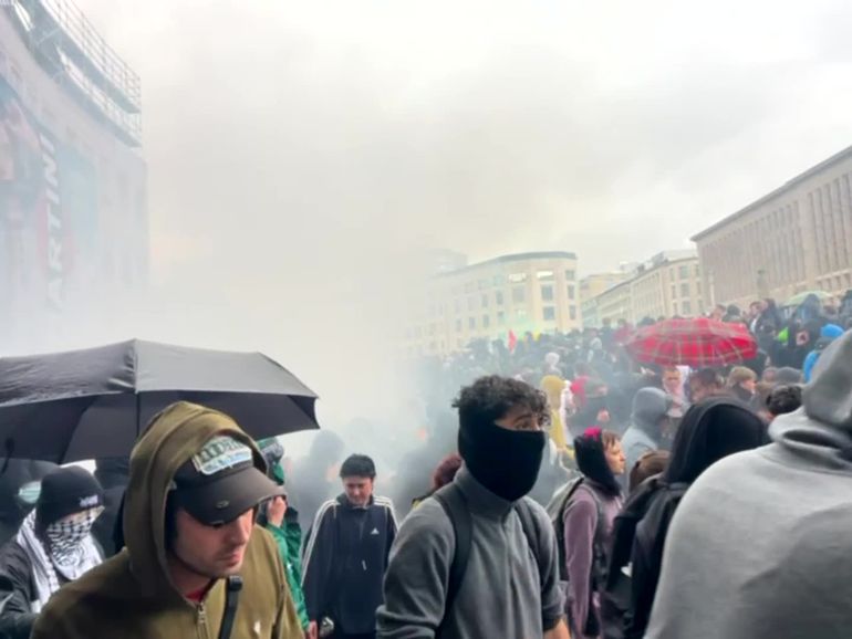 Manifestation contre les violences policières sous haute tension à Bruxelles : du gaz lacrymogène utilisé pour disperser la foule