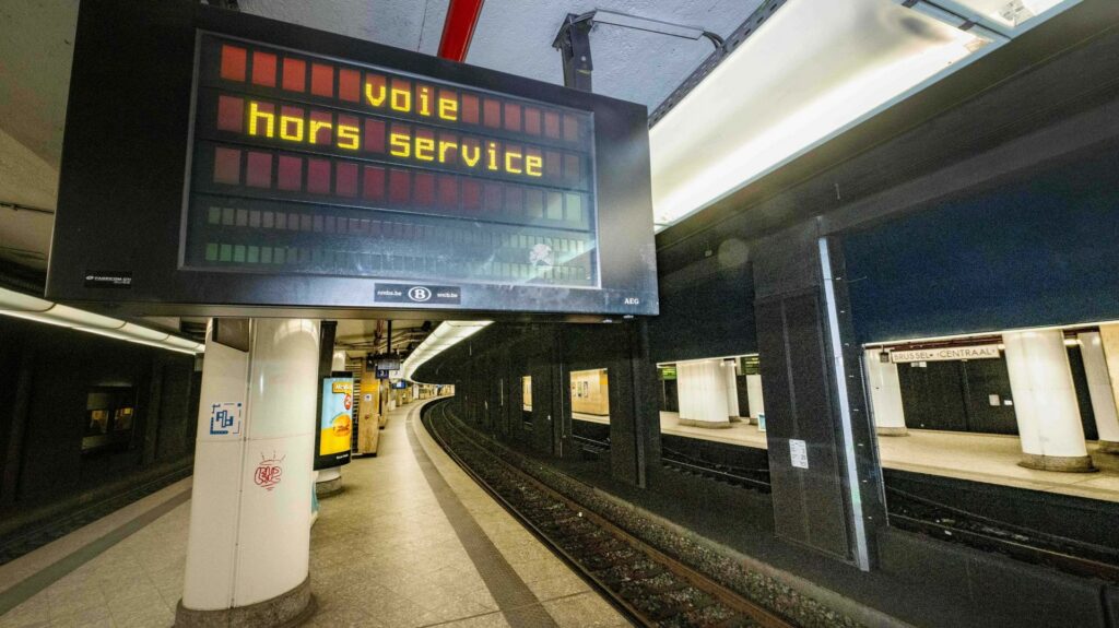 Trafic ferroviaire interrompu entre Bruxelles-Nord et Jette en raison d'un problème sur la caténaire