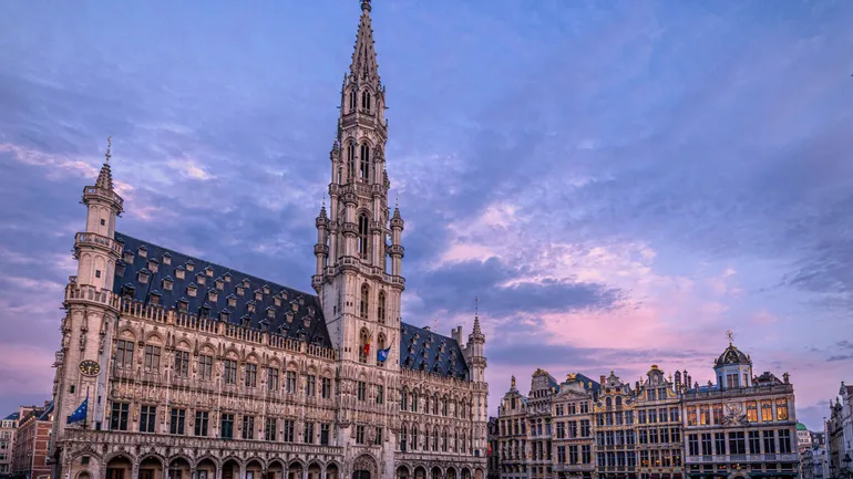 Aviez-vous déjà remarqué l’empreinte des ducs de Bourgogne sur l’Hôtel de Ville de Bruxelles ?