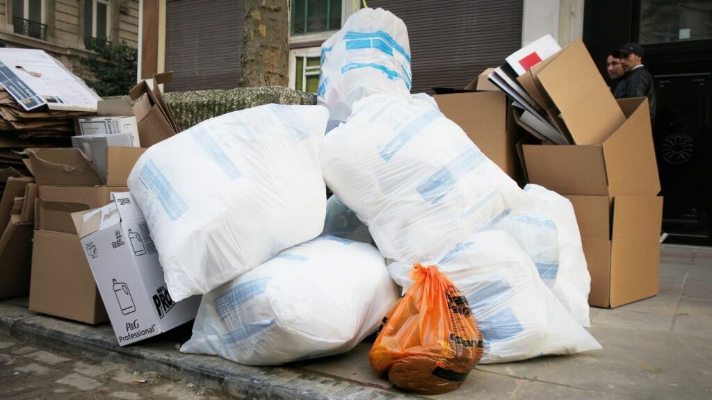 Bruxelles : la production totale de déchets par habitant en baisse en 2025