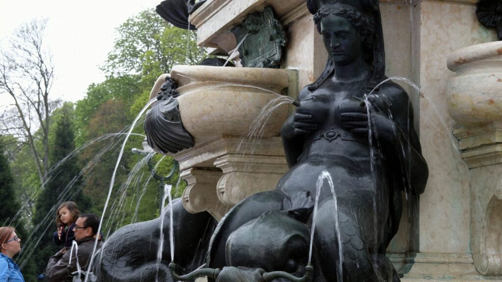 Une enquête ouverte après le vol de quatre boucliers en bronze de la fontaine de Neptune à Laeken