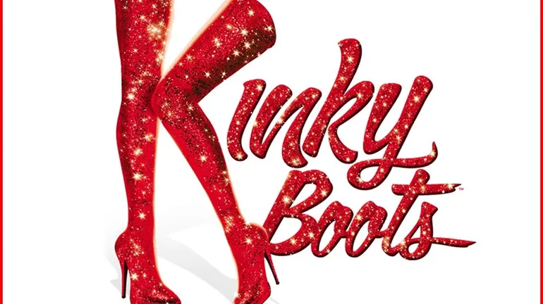Paillettes, strass et talons vertigineux de l’univers drag : le musical "Kinky boots" à Bruxelles pour faire tomber les préjugés