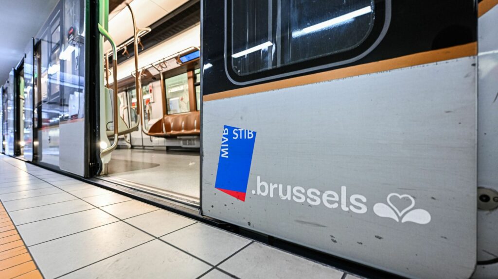 Bruxelles : les lignes de métro 1 et 5 perturbées et la station Etangs Noirs évacuée ce mercrdei matin