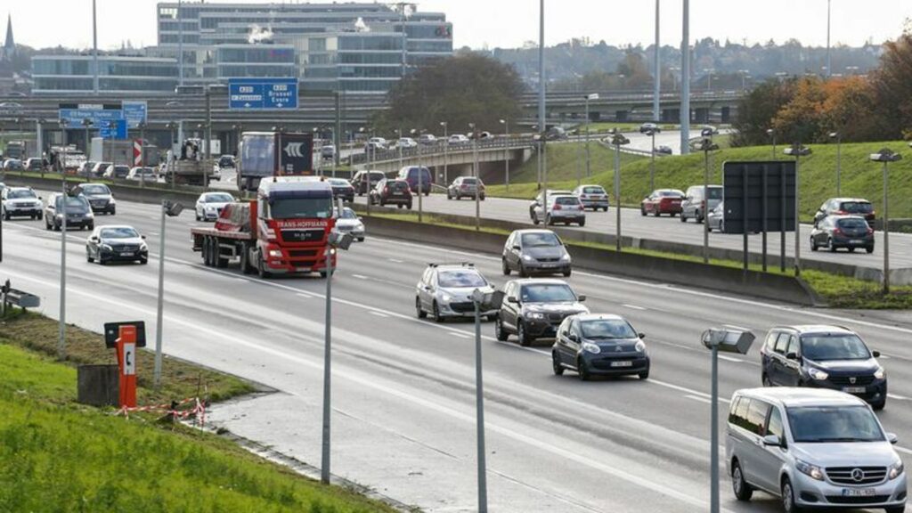 Ring de Bruxelles : un impressionnant gouffre s’ouvre près de Grimbergen