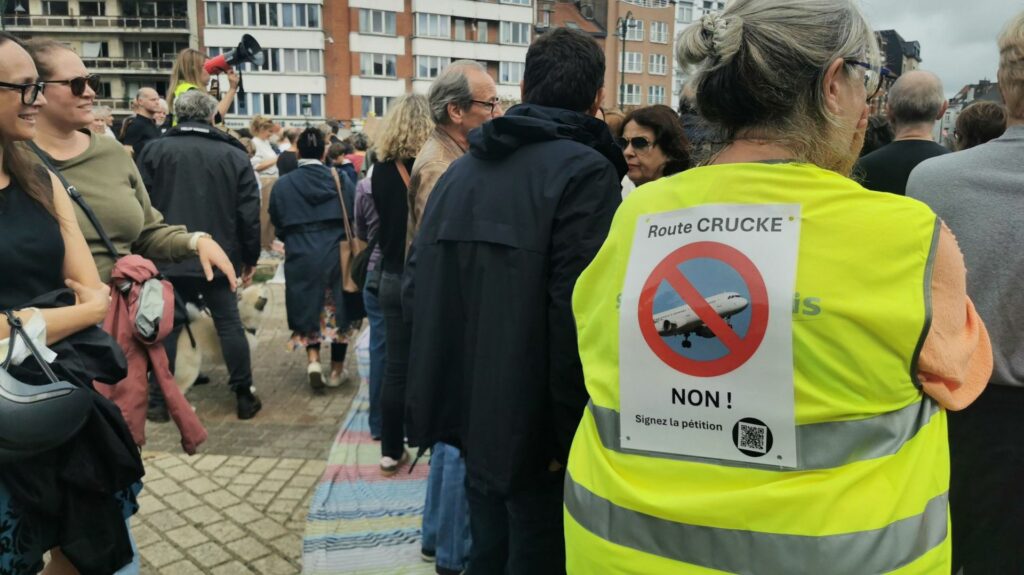 Survol de Bruxelles : plus d’un millier de manifestants contre les nuisances des avions empruntant "la route Crucke"