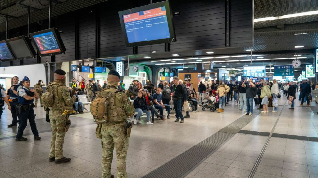 Un homme en possession d'une arme de guerre interpellé à Bruxelles-Midi